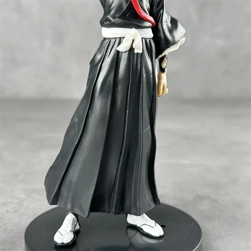 BLEACH Figure Kurosaki Ichigo about to draw sword figure