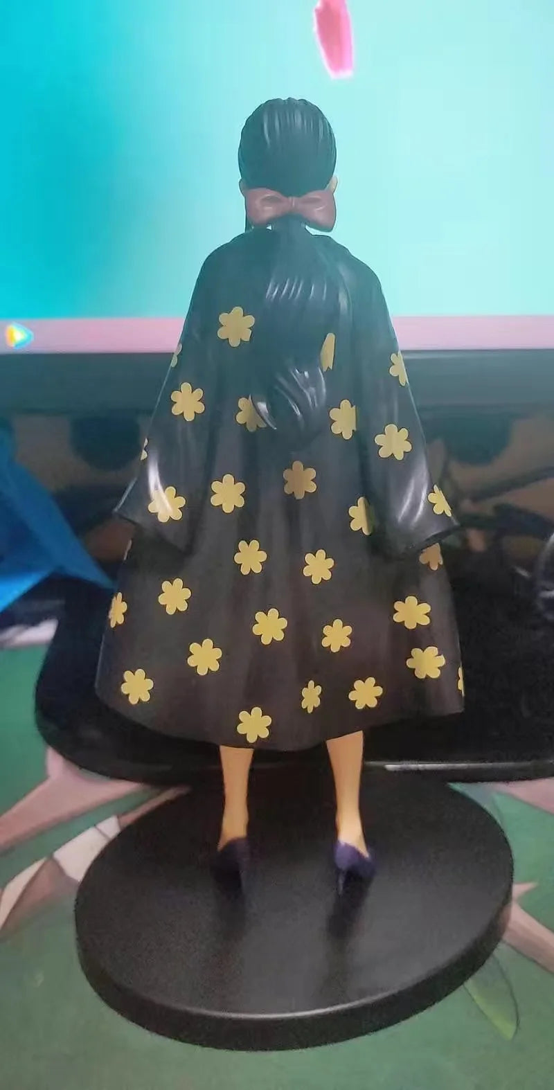 One Piece Nico Robin figure