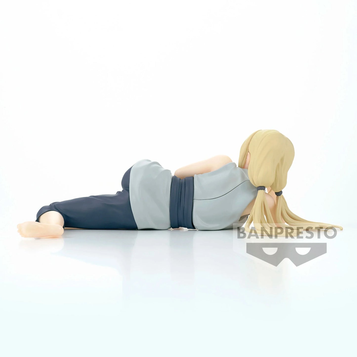 Naruto Shippuden Tsunade laying down Figure